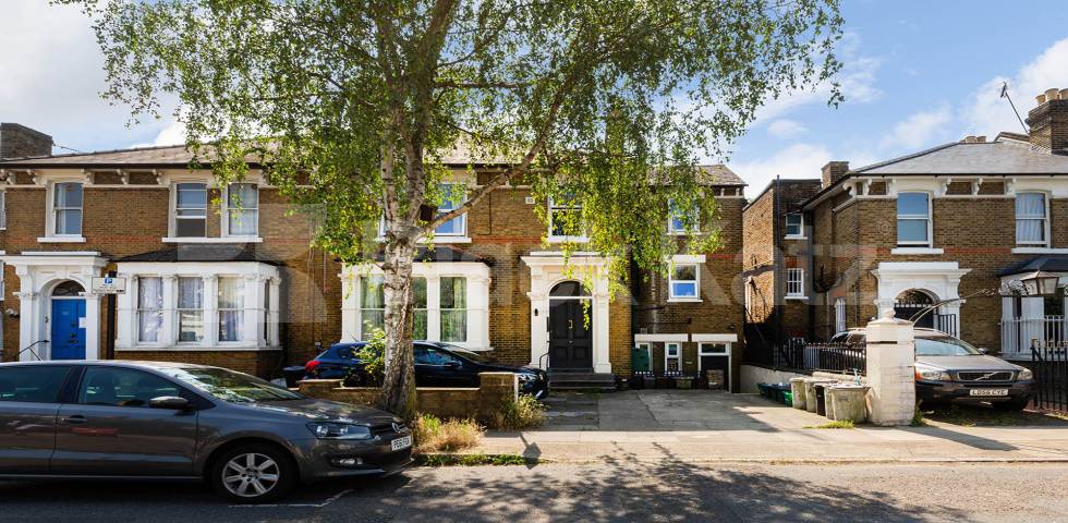 Spacious one bedroom set in a period conversion  Mercers Road, Tufnell Park